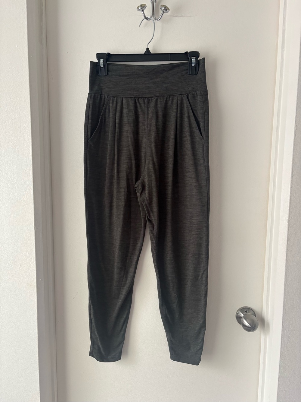 Vuori Charcoal High-Waist Jogger Pants